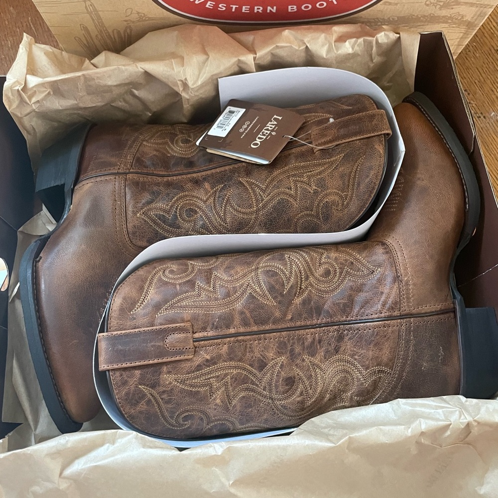 Laredo Brown Heeled Boots with Decorative Stitching